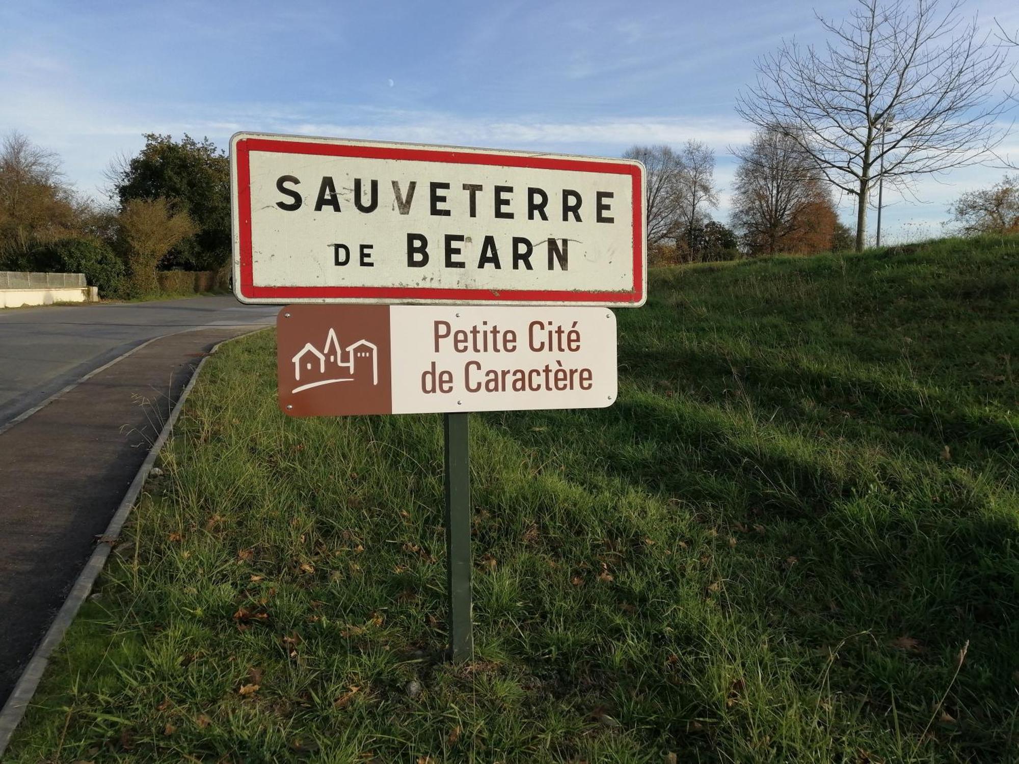 Appartement Dans Village Medieval Sauveterre-de-Bearn 외부 사진